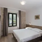 Ξενοδοχείο Vimbula - Komolac 3*