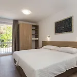 Ξενοδοχείο Vimbula - Komolac 3*