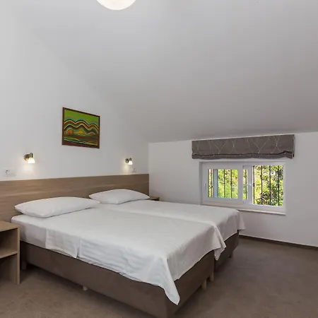 Vimbula - Komolac Hotel Mokosica