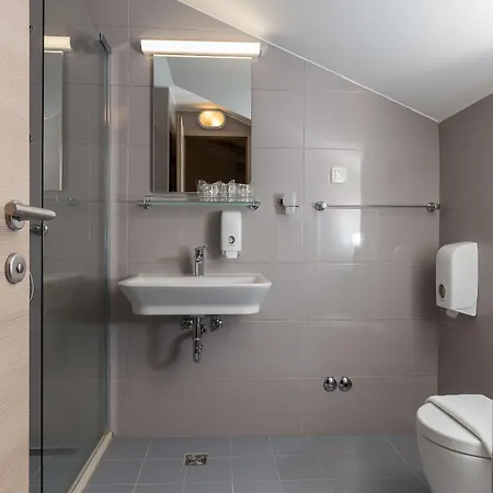 Vimbula - Komolac Ξενοδοχείο 3*