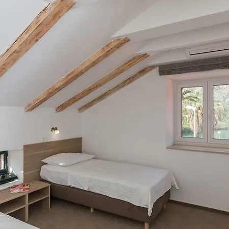 Vimbula - Komolac Hotel Mokošica