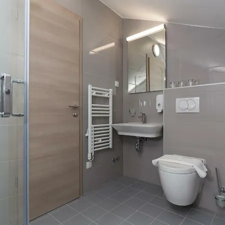 Vimbula - Komolac Hotel Mokošica