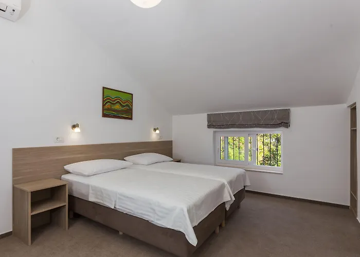 Vimbula - Komolac Hotel Mokošica