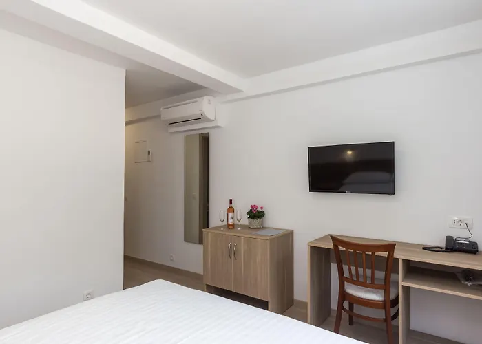 Vimbula - Komolac Hotel Mokošica